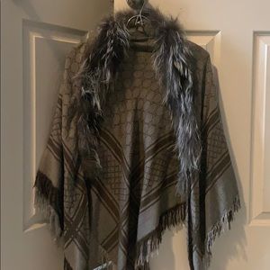 COPY - Gucci fox fur scarf